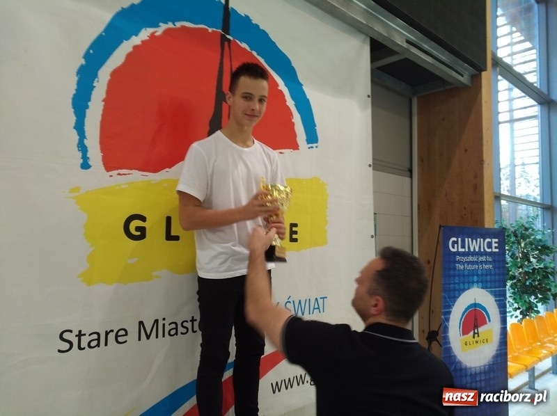 Zdjęcie w galerii na portalu naszraciborz.pl: Pływanie. Medalowe żniwo pływaków Szkoły Mistrzostwa Sportowego wiadomości z regionu