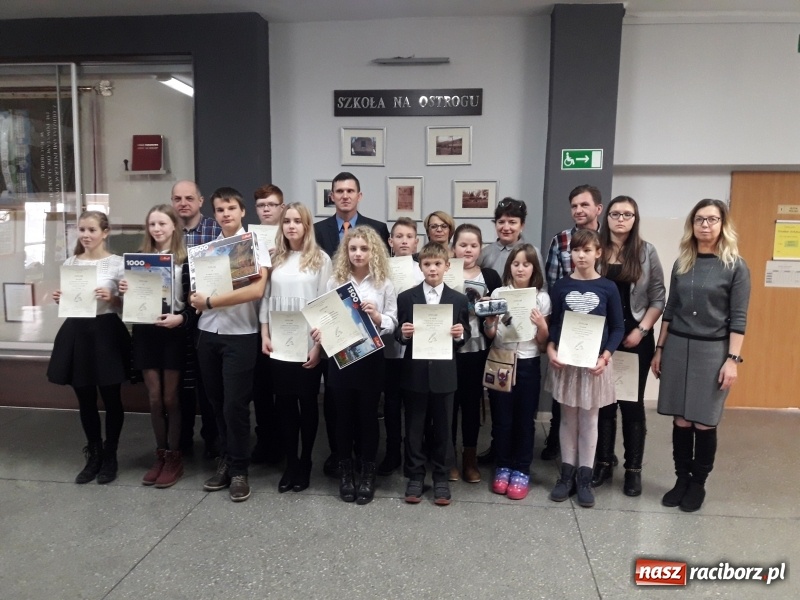Zdjęcie w galerii na portalu naszraciborz.pl: Konkurs recytatorski w SP 1 wiadomości z regionu