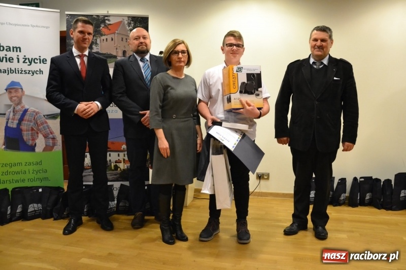 Zdjęcie w galerii na portalu naszraciborz.pl: Jubileuszowa X edycja powiatowego konkursu Bezpieczne Rolnictwo Powiatu Raciborskiego za nami wiadomości z regionu