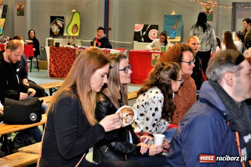 Zdjęcie w galerii na portalu naszraciborz.pl: Prosili, wołali, zapraszali... Aż w końcu przyszedł Mikołaj z wielkim worem! wiadomości z regionu