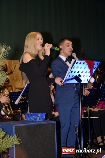 Zdjęcie w galerii na portalu naszraciborz.pl: Prosili, wołali, zapraszali... Aż w końcu przyszedł Mikołaj z wielkim worem! wiadomości z regionu