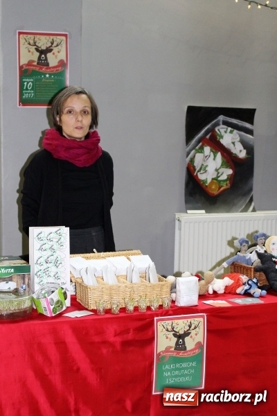 Zdjęcie w galerii na portalu naszraciborz.pl: Prosili, wołali, zapraszali... Aż w końcu przyszedł Mikołaj z wielkim worem! wiadomości z regionu