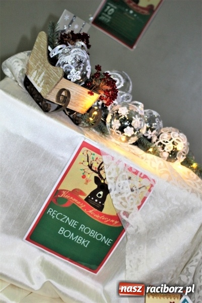 Zdjęcie w galerii na portalu naszraciborz.pl: Prosili, wołali, zapraszali... Aż w końcu przyszedł Mikołaj z wielkim worem! wiadomości z regionu