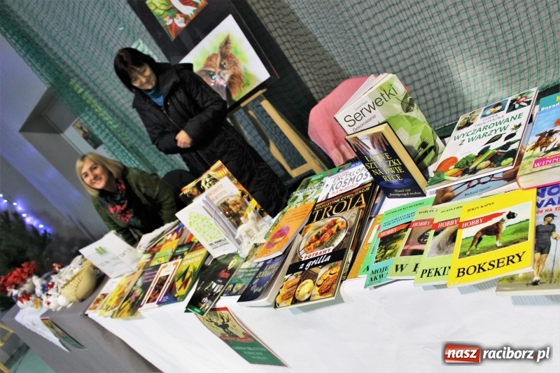 Zdjęcie w galerii na portalu naszraciborz.pl: Prosili, wołali, zapraszali... Aż w końcu przyszedł Mikołaj z wielkim worem! wiadomości z regionu