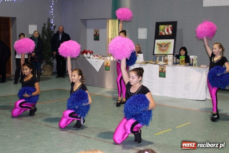 Zdjęcie w galerii na portalu naszraciborz.pl: Prosili, wołali, zapraszali... Aż w końcu przyszedł Mikołaj z wielkim worem! wiadomości z regionu