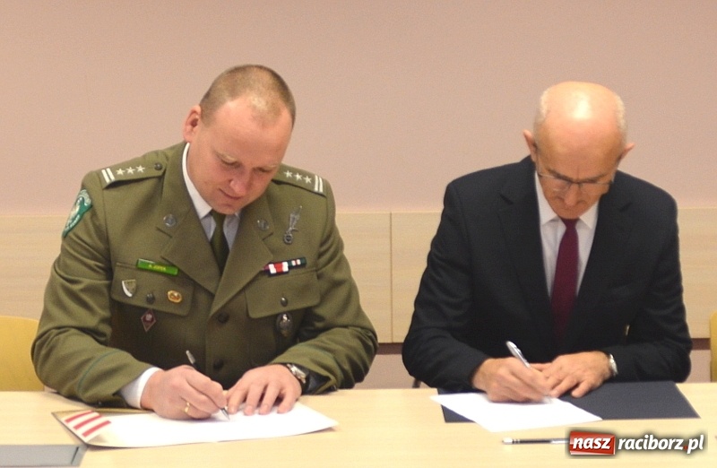 Zdjęcie w galerii na portalu naszraciborz.pl: Wieloletnia współpraca oficjalnie przypieczętowana wiadomości z regionu