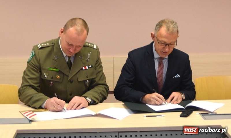 Zdjęcie w galerii na portalu naszraciborz.pl: Wieloletnia współpraca oficjalnie przypieczętowana wiadomości z regionu