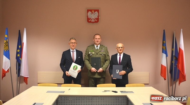 Zdjęcie w galerii na portalu naszraciborz.pl: Wieloletnia współpraca oficjalnie przypieczętowana wiadomości z regionu