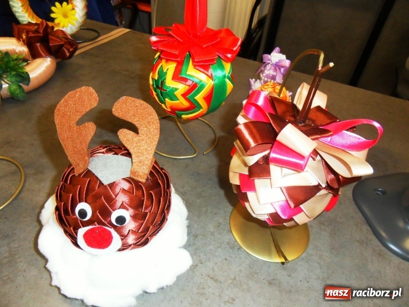 Zdjęcie w galerii na portalu naszraciborz.pl: Warsztaty świąteczne dla dorosłych w MiPBP w Raciborzu wiadomości z regionu