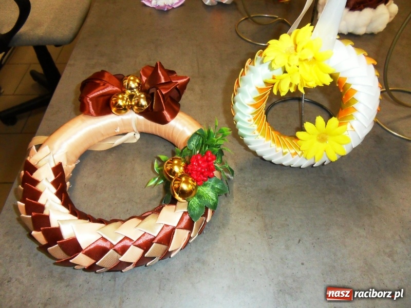 Zdjęcie w galerii na portalu naszraciborz.pl: Warsztaty świąteczne dla dorosłych w MiPBP w Raciborzu wiadomości z regionu