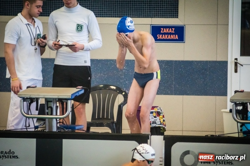 Zdjęcie w galerii na portalu naszraciborz.pl: Pływanie. Zimowe Mistrzostwa Juniorów 12-letnich w ZSOMS wiadomości z regionu