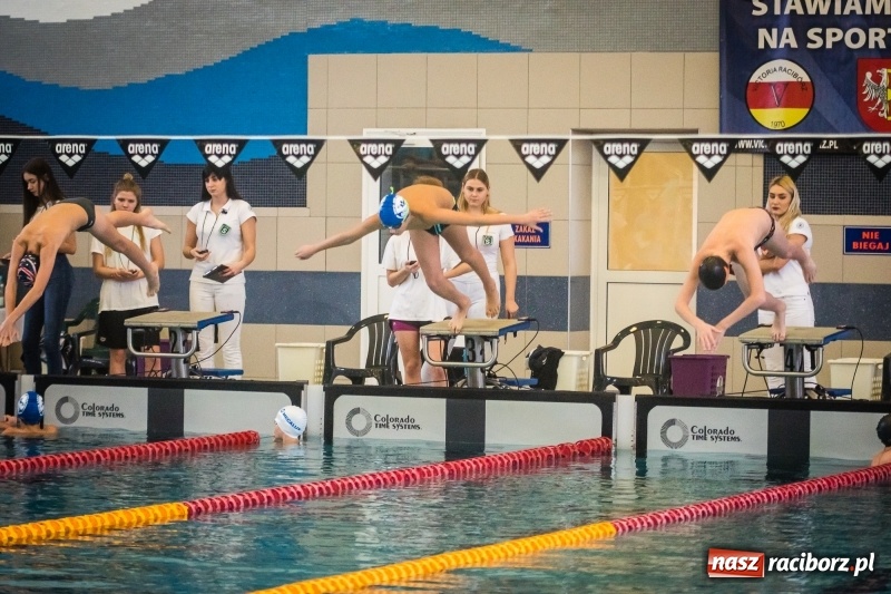 Zdjęcie w galerii na portalu naszraciborz.pl: Pływanie. Zimowe Mistrzostwa Juniorów 12-letnich w ZSOMS wiadomości z regionu