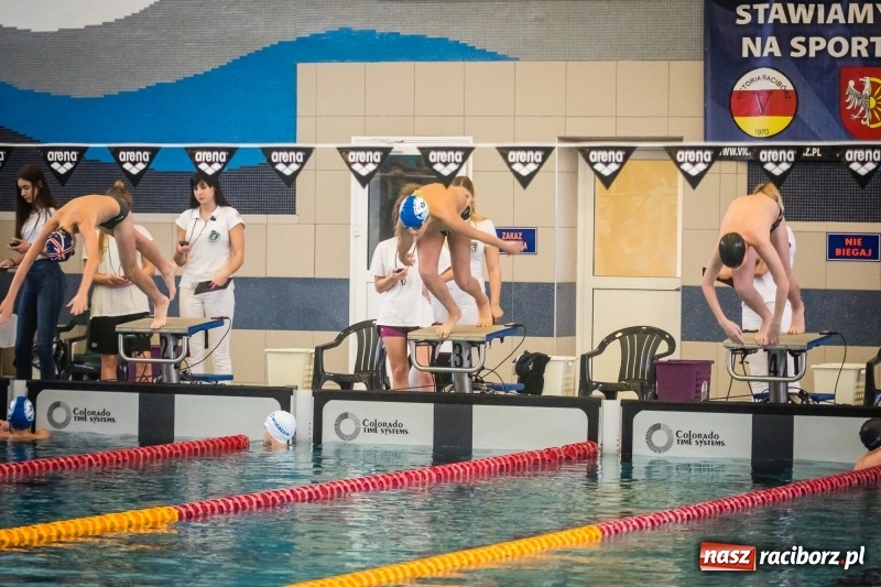 Zdjęcie w galerii na portalu naszraciborz.pl: Pływanie. Zimowe Mistrzostwa Juniorów 12-letnich w ZSOMS wiadomości z regionu