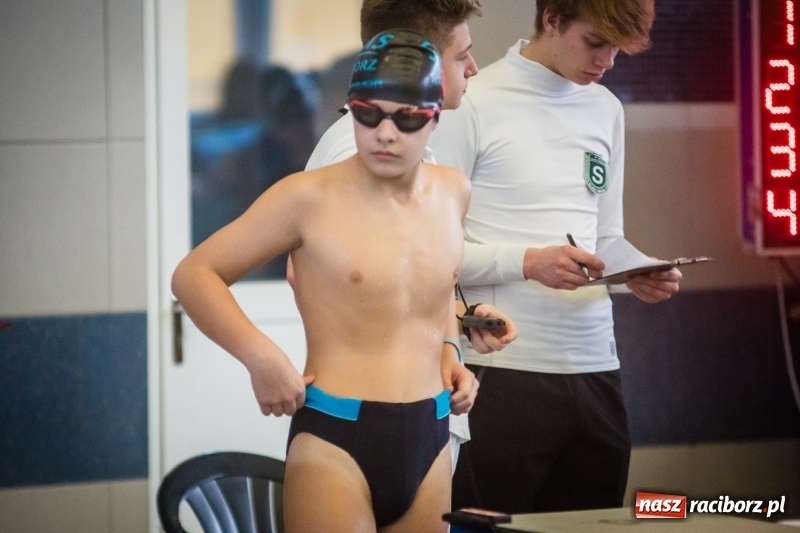 Zdjęcie w galerii na portalu naszraciborz.pl: Pływanie. Zimowe Mistrzostwa Juniorów 12-letnich w ZSOMS wiadomości z regionu