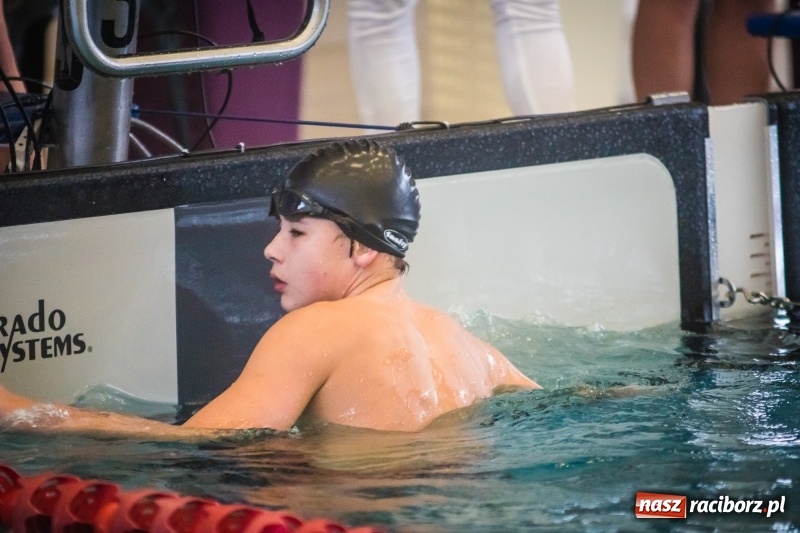 Zdjęcie w galerii na portalu naszraciborz.pl: Pływanie. Zimowe Mistrzostwa Juniorów 12-letnich w ZSOMS wiadomości z regionu