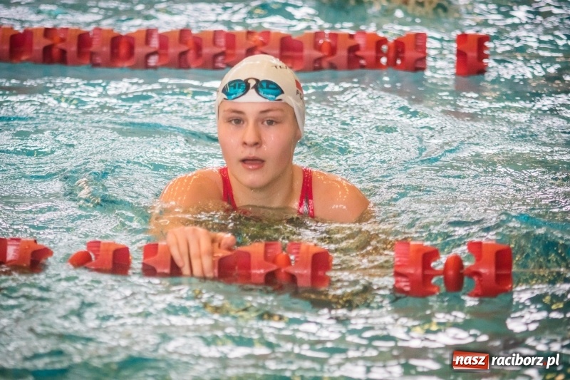 Zdjęcie w galerii na portalu naszraciborz.pl: Pływanie. Zimowe Mistrzostwa Juniorów 12-letnich w ZSOMS wiadomości z regionu
