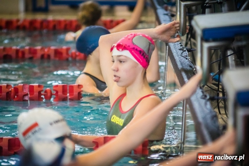 Zdjęcie w galerii na portalu naszraciborz.pl: Pływanie. Zimowe Mistrzostwa Juniorów 12-letnich w ZSOMS wiadomości z regionu