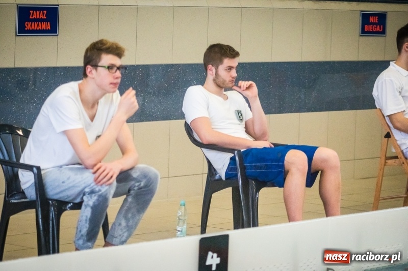 Zdjęcie w galerii na portalu naszraciborz.pl: Pływanie. Zimowe Mistrzostwa Juniorów 12-letnich w ZSOMS wiadomości z regionu