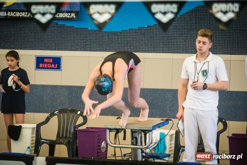 Zdjęcie w galerii na portalu naszraciborz.pl: Pływanie. Zimowe Mistrzostwa Juniorów 12-letnich w ZSOMS wiadomości z regionu