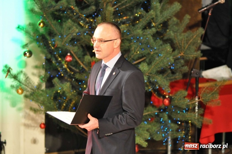 Zdjęcie w galerii na portalu naszraciborz.pl: Gwiazdka Serc - pełen zapis wideo z koncertu wiadomości z regionu