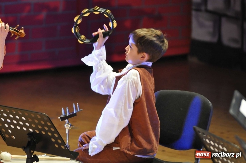 Zdjęcie w galerii na portalu naszraciborz.pl: Gwiazdka Serc - pełen zapis wideo z koncertu wiadomości z regionu