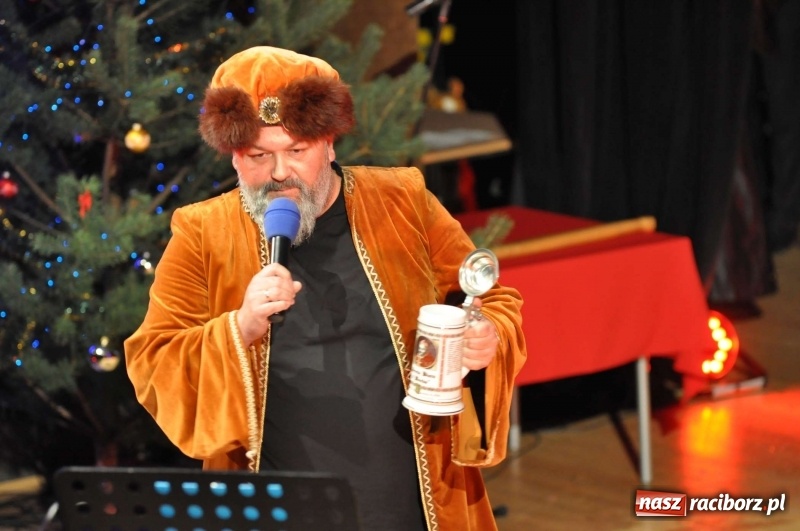 Zdjęcie w galerii na portalu naszraciborz.pl: Gwiazdka Serc - pełen zapis wideo z koncertu wiadomości z regionu