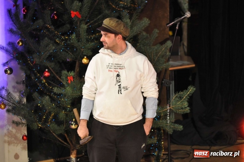 Zdjęcie w galerii na portalu naszraciborz.pl: Gwiazdka Serc - pełen zapis wideo z koncertu wiadomości z regionu