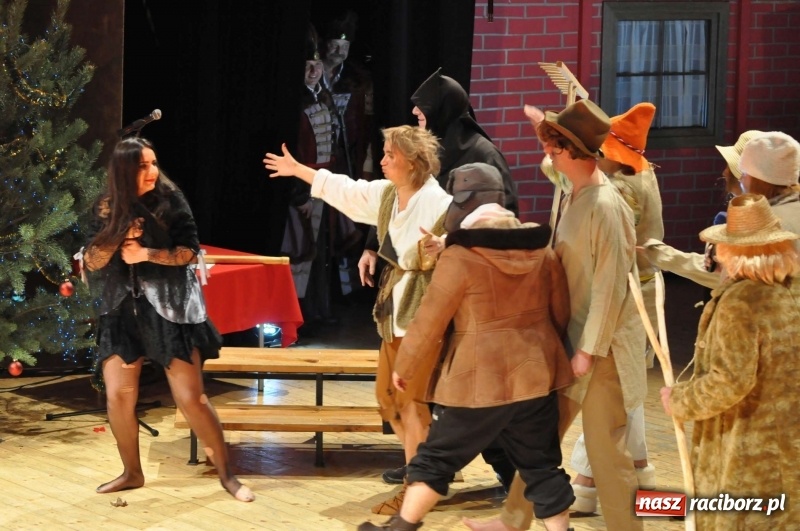 Zdjęcie w galerii na portalu naszraciborz.pl: Gwiazdka Serc - pełen zapis wideo z koncertu wiadomości z regionu