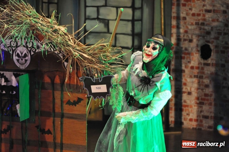 Zdjęcie w galerii na portalu naszraciborz.pl: Gwiazdka Serc - pełen zapis wideo z koncertu wiadomości z regionu