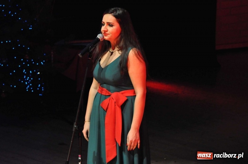 Zdjęcie w galerii na portalu naszraciborz.pl: Gwiazdka Serc - pełen zapis wideo z koncertu wiadomości z regionu