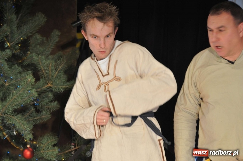 Zdjęcie w galerii na portalu naszraciborz.pl: Gwiazdka Serc - pełen zapis wideo z koncertu wiadomości z regionu