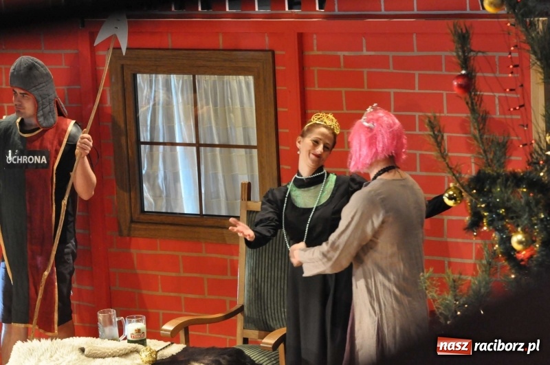 Zdjęcie w galerii na portalu naszraciborz.pl: Gwiazdka Serc - pełen zapis wideo z koncertu wiadomości z regionu