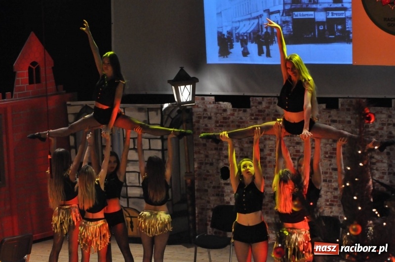 Zdjęcie w galerii na portalu naszraciborz.pl: Gwiazdka Serc - pełen zapis wideo z koncertu wiadomości z regionu