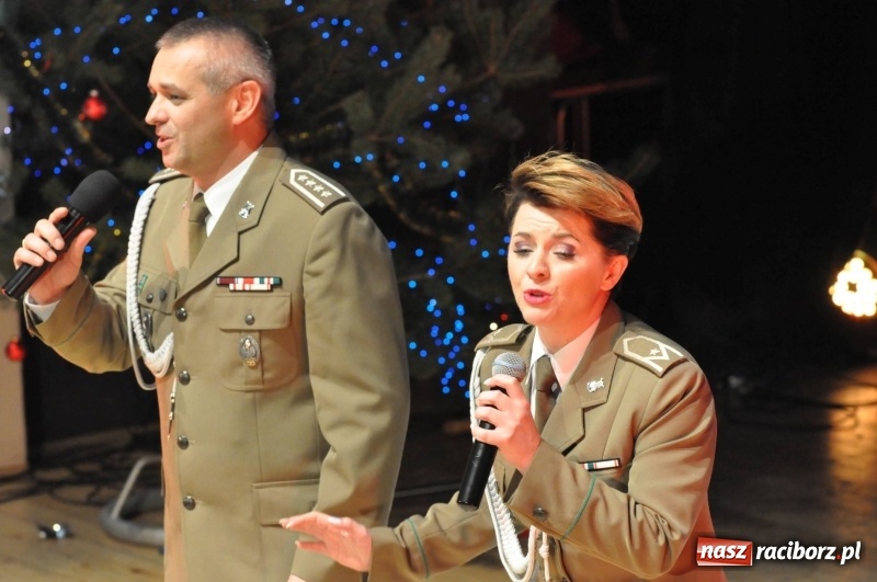 Zdjęcie w galerii na portalu naszraciborz.pl: Gwiazdka Serc - pełen zapis wideo z koncertu wiadomości z regionu