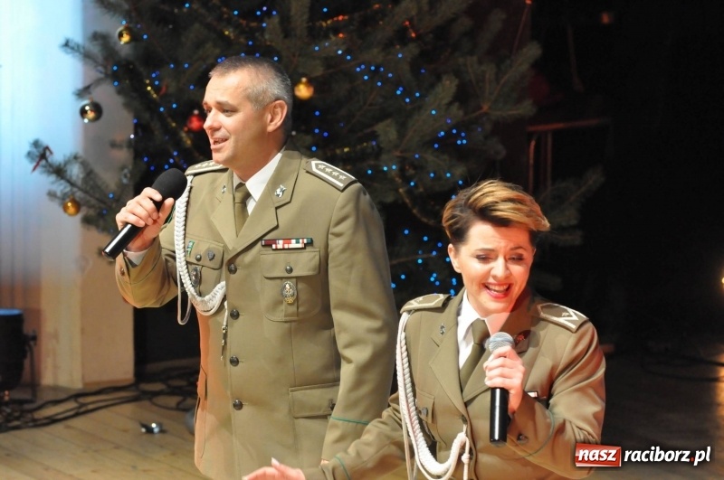 Zdjęcie w galerii na portalu naszraciborz.pl: Gwiazdka Serc - pełen zapis wideo z koncertu wiadomości z regionu