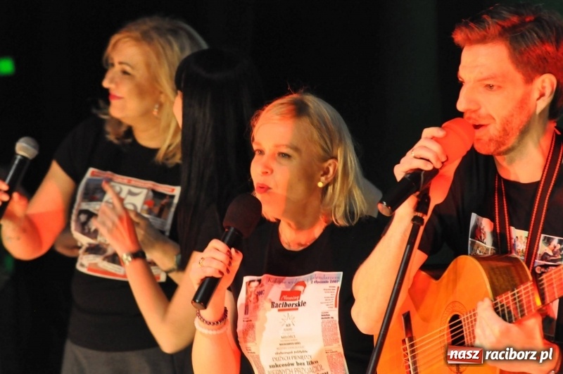 Zdjęcie w galerii na portalu naszraciborz.pl: Gwiazdka Serc - pełen zapis wideo z koncertu wiadomości z regionu