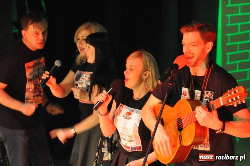 Zdjęcie w galerii na portalu naszraciborz.pl: Gwiazdka Serc - pełen zapis wideo z koncertu wiadomości z regionu