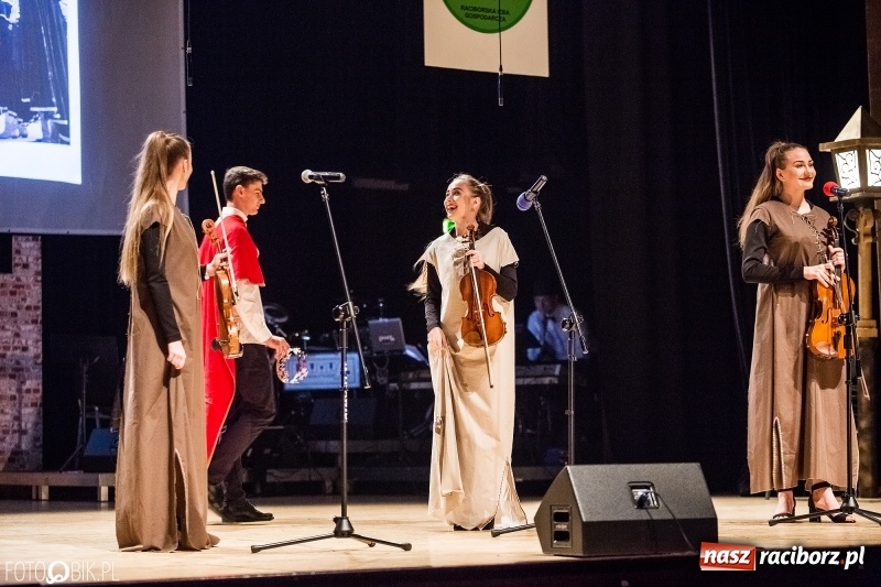 Zdjęcie w galerii na portalu naszraciborz.pl: 800-lecie! Co o nim wiecie? XVII Gwiazdka Serc za nami FOTOREPORTAŻ i WIDEO wiadomości z regionu