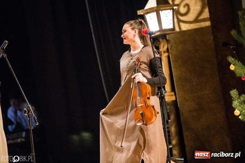 Zdjęcie w galerii na portalu naszraciborz.pl: 800-lecie! Co o nim wiecie? XVII Gwiazdka Serc za nami FOTOREPORTAŻ i WIDEO wiadomości z regionu