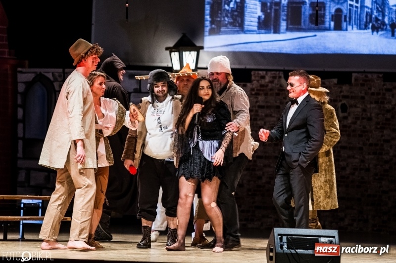 Zdjęcie w galerii na portalu naszraciborz.pl: 800-lecie! Co o nim wiecie? XVII Gwiazdka Serc za nami FOTOREPORTAŻ i WIDEO wiadomości z regionu