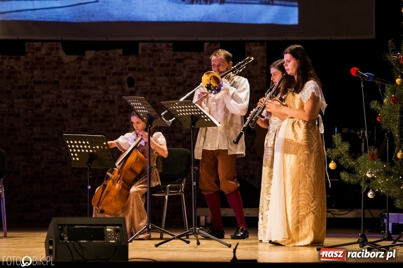 Zdjęcie w galerii na portalu naszraciborz.pl: 800-lecie! Co o nim wiecie? XVII Gwiazdka Serc za nami FOTOREPORTAŻ i WIDEO wiadomości z regionu