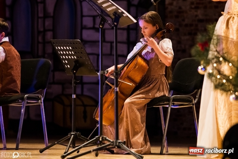 Zdjęcie w galerii na portalu naszraciborz.pl: 800-lecie! Co o nim wiecie? XVII Gwiazdka Serc za nami FOTOREPORTAŻ i WIDEO wiadomości z regionu