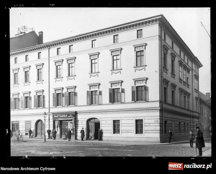 Zdjęcie w galerii na portalu naszraciborz.pl: Raciborski Rynek na starej fotografii. Zdjęcia pełne szczegółów  wiadomości z regionu