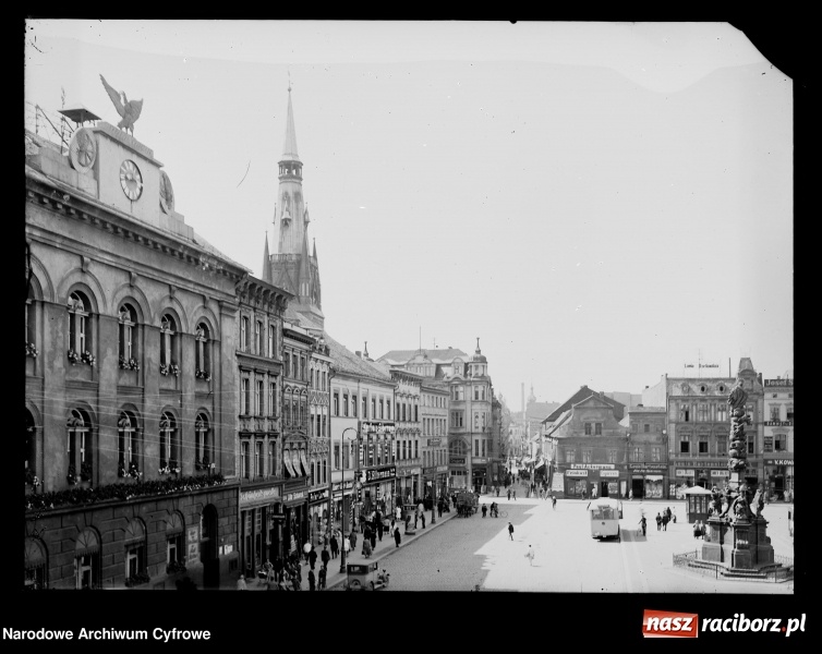 Zdjęcie w galerii na portalu naszraciborz.pl: Raciborski Rynek na starej fotografii. Zdjęcia pełne szczegółów  wiadomości z regionu