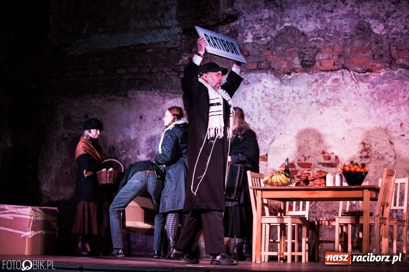 Zdjęcie w galerii na portalu naszraciborz.pl: Raciborski teatr midraszowy we wrześniu. Wesele żydowskie, potańcówka i premiera Parasola  wiadomości z regionu