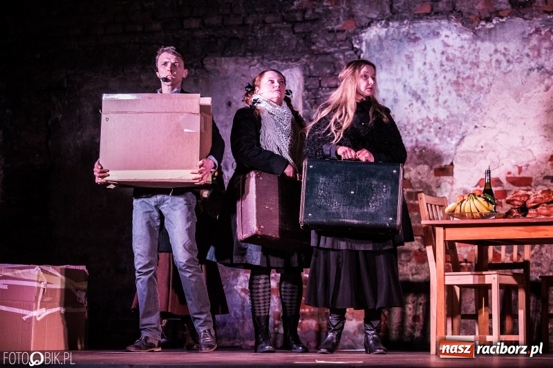 Zdjęcie w galerii na portalu naszraciborz.pl: Raciborski teatr midraszowy we wrześniu. Wesele żydowskie, potańcówka i premiera Parasola  wiadomości z regionu