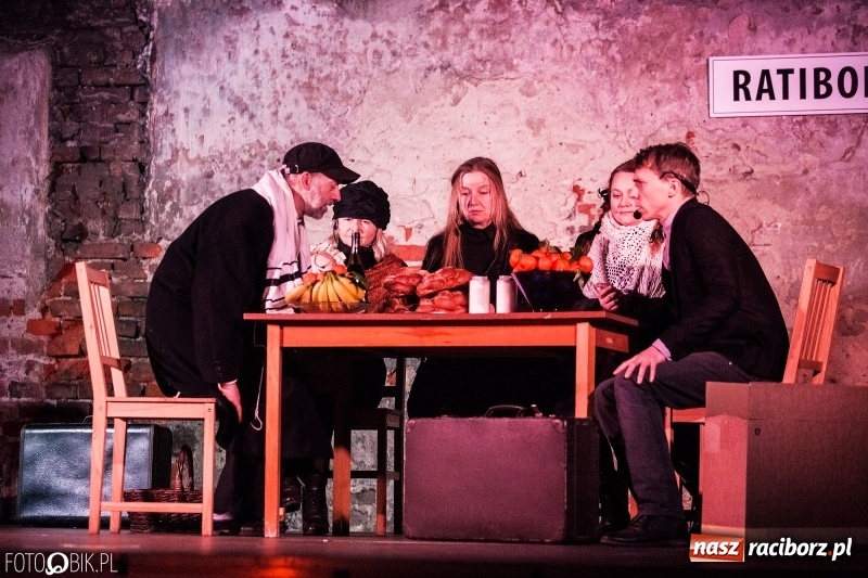 Zdjęcie w galerii na portalu naszraciborz.pl: Raciborski teatr midraszowy we wrześniu. Wesele żydowskie, potańcówka i premiera Parasola  wiadomości z regionu