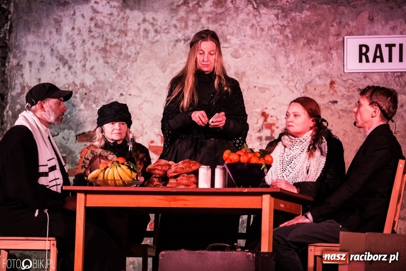 Zdjęcie w galerii na portalu naszraciborz.pl: Raciborski teatr midraszowy we wrześniu. Wesele żydowskie, potańcówka i premiera Parasola  wiadomości z regionu