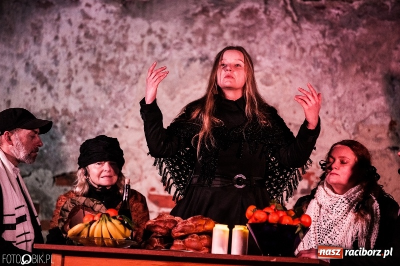 Zdjęcie w galerii na portalu naszraciborz.pl: Raciborski teatr midraszowy we wrześniu. Wesele żydowskie, potańcówka i premiera Parasola  wiadomości z regionu