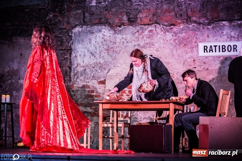 Zdjęcie w galerii na portalu naszraciborz.pl: Raciborski teatr midraszowy we wrześniu. Wesele żydowskie, potańcówka i premiera Parasola  wiadomości z regionu